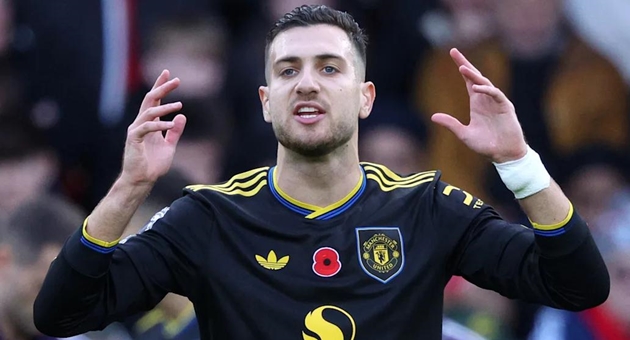 Diogo Dalot nói về những chỉ trích của Ruben Amorim.