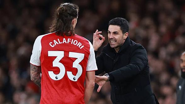 Mikel Arteta phải xoay sở khi thiếu vắng Riccardo Calafiori.