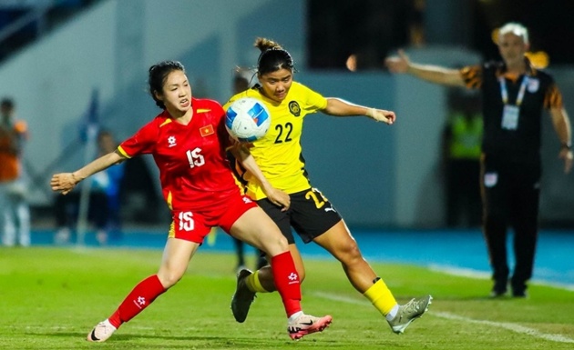 Ảnh bài viết Tuyển nữ Việt Nam 7-0 Malaysia: Thúy Hằng và Steffi trao đổi thú vị