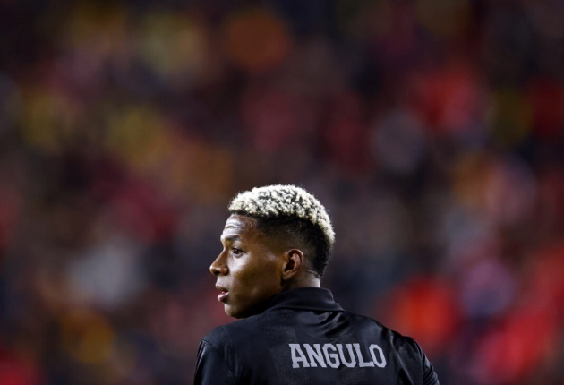 Ảnh bài viết MU theo đuổi Nilson Angulo: Cuộc chiến với các đối thủ ở Ngoại hạng Anh