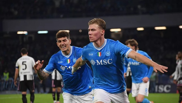 Ảnh bài viết Soi trận Benfica vs Napoli: Mourinho đối đầu Conte đầy quyết liệt