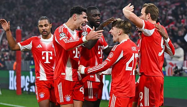 Bayern Munich lội ngược dòng trong hiệp hai để đánh bại Sporting Lisbon.
