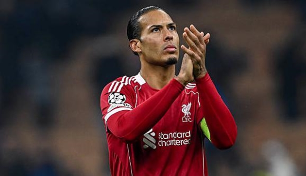 Virgil van Dijk từ chối nói về xích mích giữa Liverpool và Mohamed Salah.