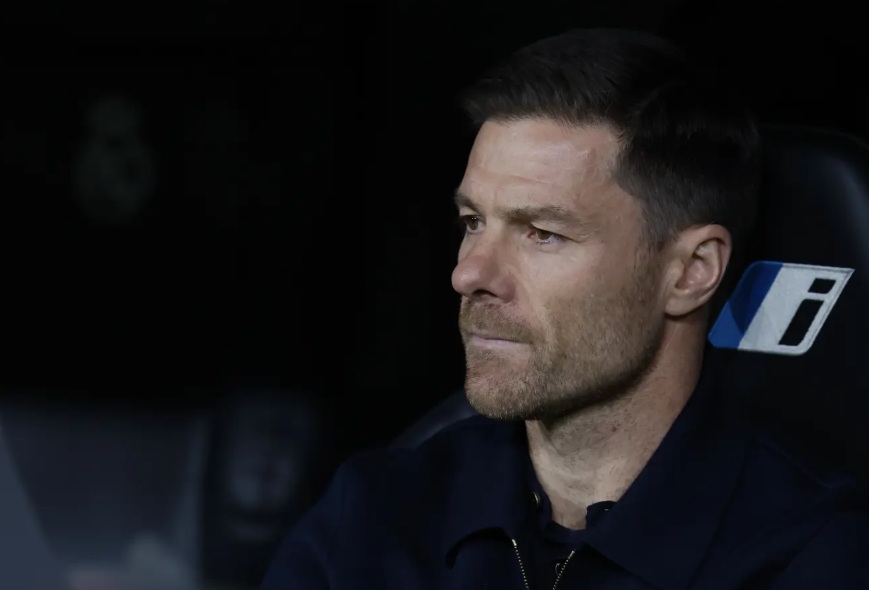 Ảnh bài viết Valdano: Xabi Alonso có năng lực, vấn đề là ở các cầu thủ Real Madrid