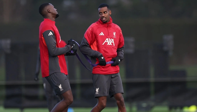 Cựu sao Newcastle United tiếp tục 