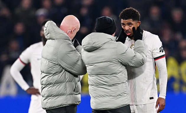 Chấn thương của Fofana càng khiến hàng thủ Chelsea bị xáo trộn.