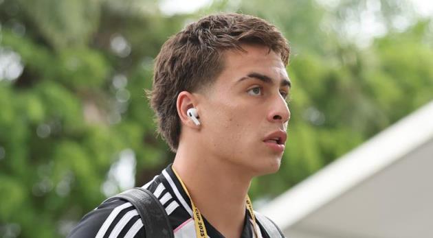 Kenan Yildiz rơi vào tầm ngắm của Arsenal.