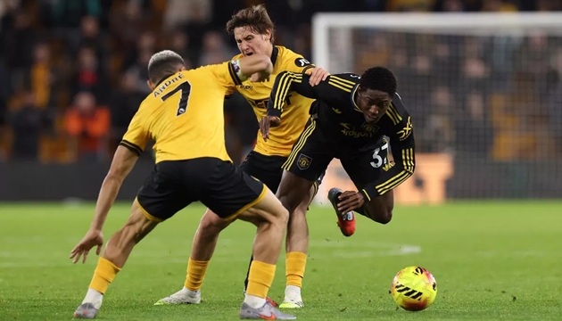 Tương lai của Mainoo đầy bế tắc ở Man United.