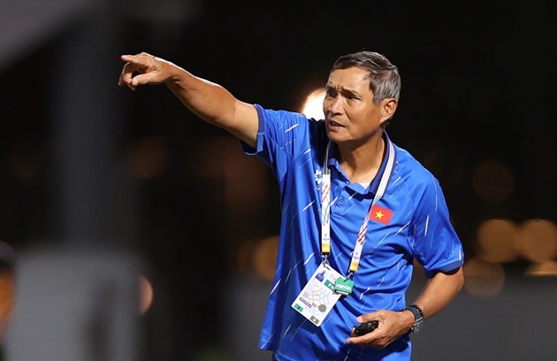 HLV Mai Đức Chung cần một chiến thắng để tự quyết vé đi tiếp.