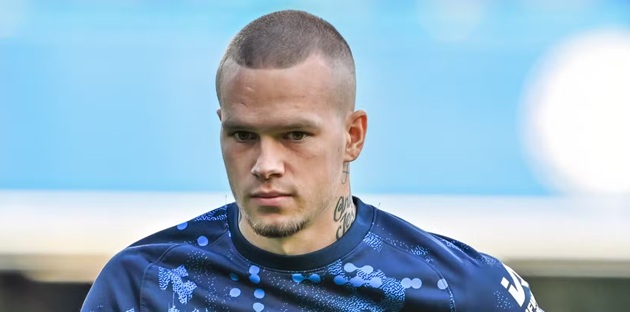 Mudryk liên tiếp nhận những án phạt.