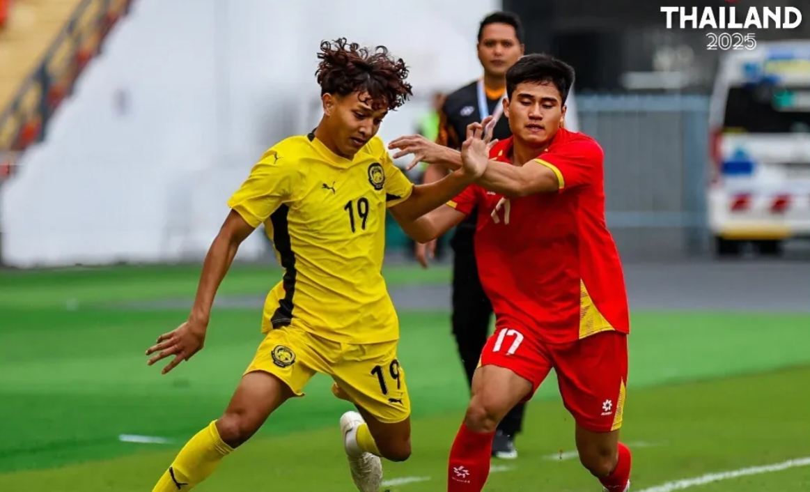 U22 Malaysia rơi vào thế khó.