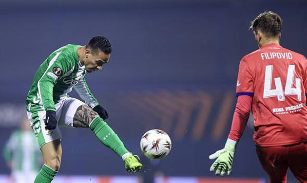 Antony ghi bàn trong trận đấu với Dinamo Zabreg.