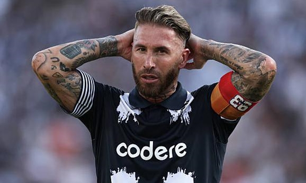 Ảnh bài viết Chuyển nhượng sáng 12/12: Man United không quan tâm Ramos; Salah có thể tới Mỹ?