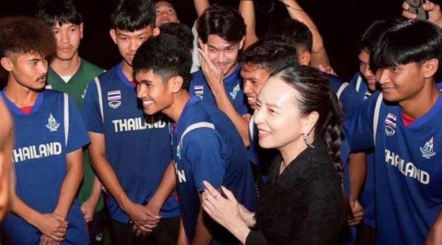 Bà Madam Pang lại thưởng lớn cho các cầu thủ U22 Thái Lan.