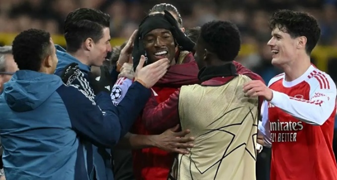 Arsenal tiếp tục thể hiện phong độ ấn tượng ở Champions League.