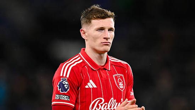 Elliot Anderson được Manchester United và Chelsea quan tâm.