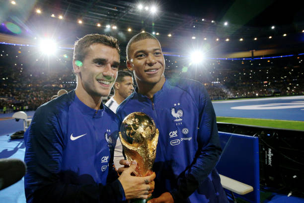 Kylian Mbappe và Antoine Griezmann, hai ngôi sao hàng đầu của tuyển Pháp ở World Cup 2018.