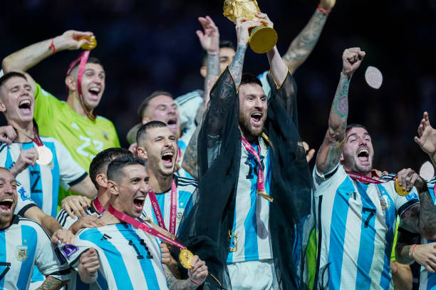 Lionel Messi dẫn dắt tuyển Argentina vô địch World Cup 2022.