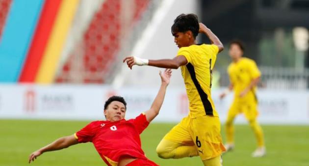 U22 Malaysia thoát 'cửa tử', vào bán kết SEA Games 33.
