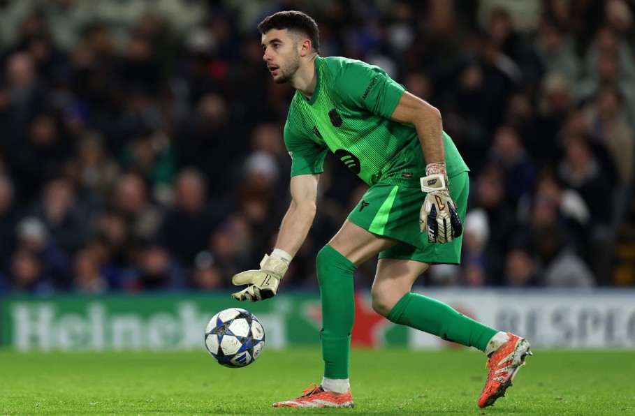 Joan Garcia cần giúp Barcelona giữ sạch lưới.