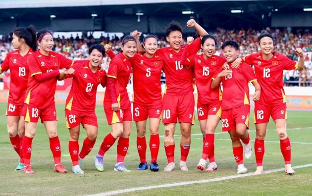 Tuyển nữ Việt Nam thể hiện sức mạnh vượt trội so với Myanmar.