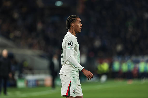 Chelsea không có nhiều sự lựa chọn ngoài Joao Pedro ở vai trò số 9.