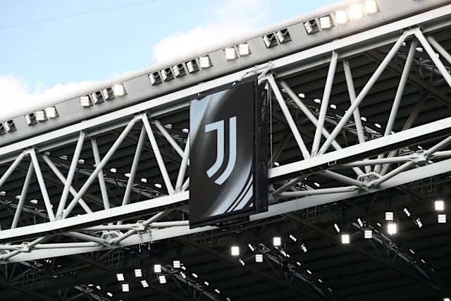 Gia đình Agnelli từ chối thẳng thừng lời đề nghị mua lại cổ phần CLB Juventus trị giá 1,1 tỷ euro.