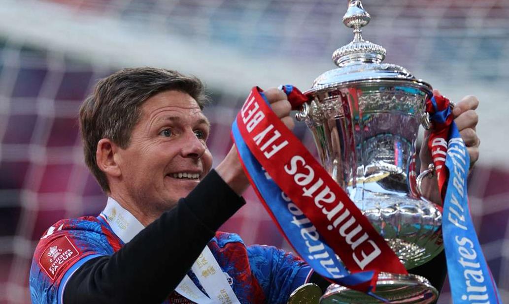 Oliver Glasner đánh bại Pep Guardiola ở chung kết FA Cup mùa trước.