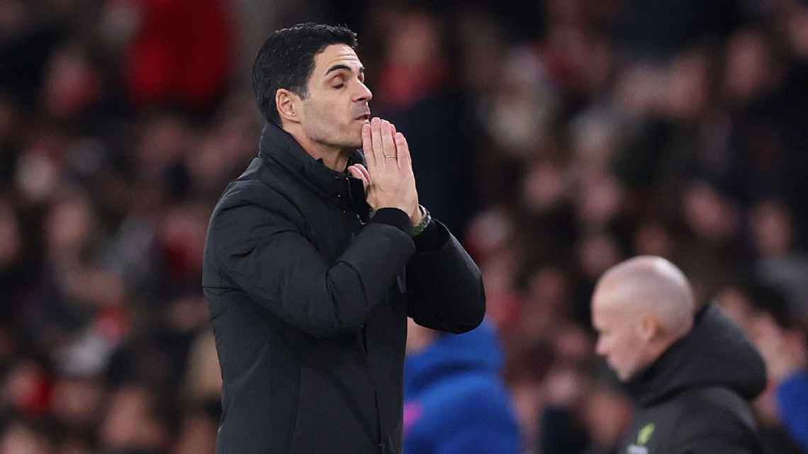 Arteta kh&ocirc;ng h&agrave;i l&ograve;ng với c&aacute;ch ph&ograve;ng ngự của đội nh&agrave;.