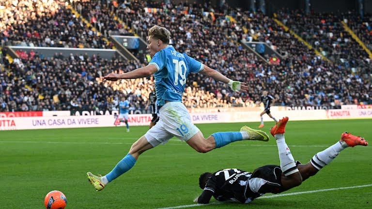 Dàn sao của Napoli bất lực trong việc ghi bàn.