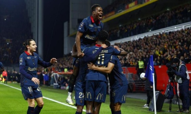 Lens thắng Nice 2-0.