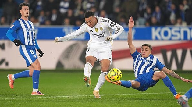 Kylian Mbappe trở lại v&agrave; ngay lập tức ghi b&agrave;n.