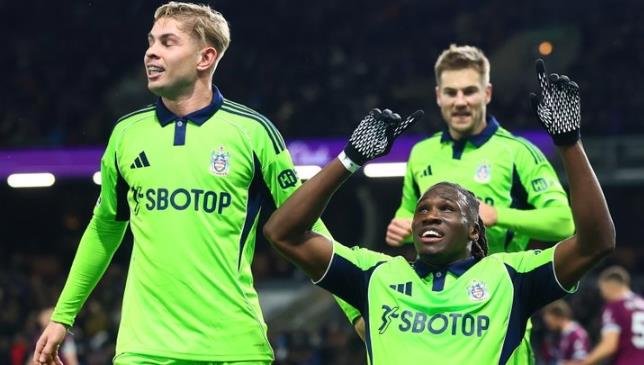 Fulham đánh bại Burnley với dấu ấn của Calvin Bassey, Samuel Chukwueze và Alex Iwobi.