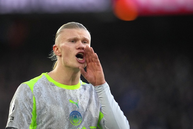 Ảnh bài viết Haaland lập cú đúp: Các chuyên gia nước Anh ngả mũ