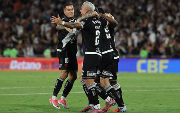 Vasco đánh bại Fluminense trên loạt đấu súng