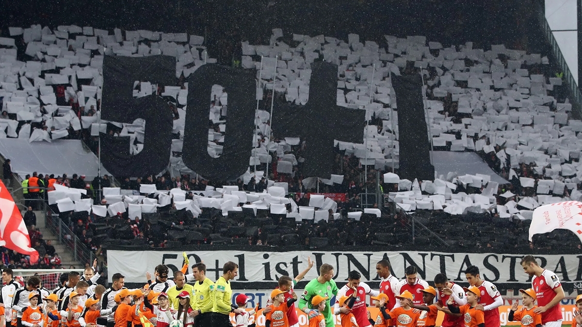 Quy tắc 50+1 được xem là linh hồn của Bundesliga.