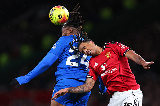 Yoro chịu tác động tiêu cực từ những quyết định của Amorim.