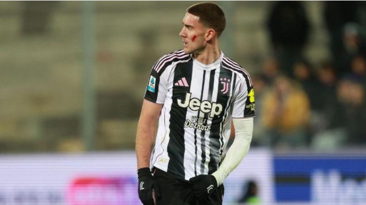 Ảnh bài viết Vlahovic đối mặt tương lai mờ mịt, Barcelona rút lui vì chấn thương và lương cao