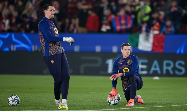 Barca chọn Szczesny bắt chính