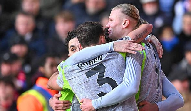 Erling Haaland v&agrave; c&aacute;c đồng đội sẵn s&agrave;ng th&aacute;ch thức những danh hiệu.