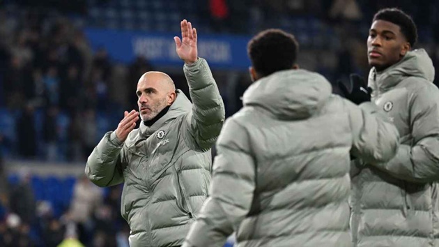 HLV gửi lời tri ân đến các CĐV Chelsea sau trận thắng Cardiff.