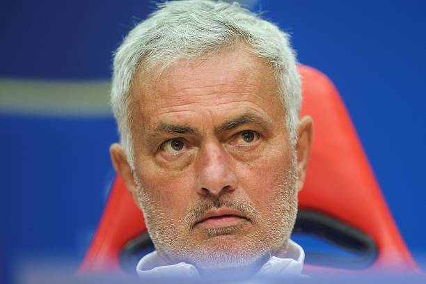 Ảnh bài viết Mourinho được khen là "thiên tài" dù gặp khó vì quyền lực cầu thủ