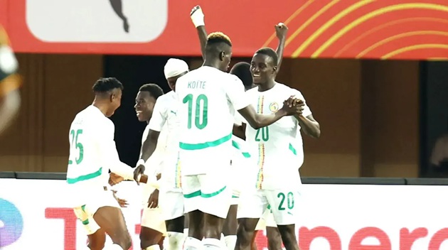 Senegal c&oacute; đội h&igrave;nh đồng đều.