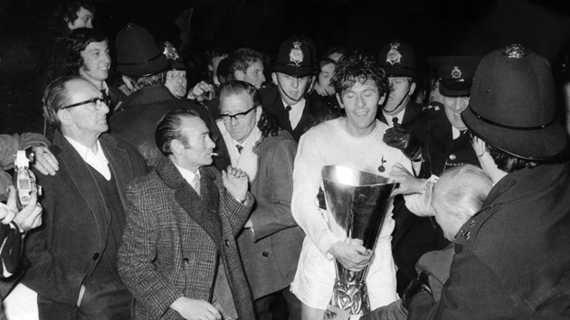 Tottenham v&ocirc; địch UEFA Cup năm 1972.