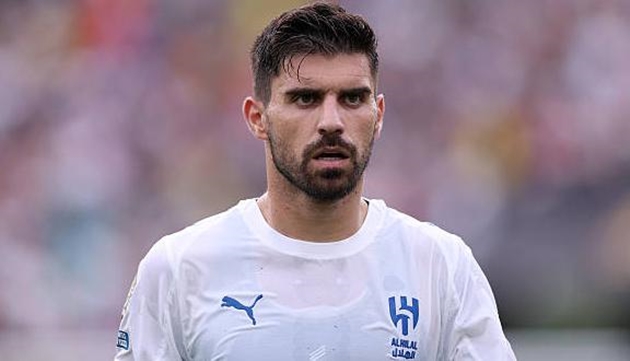 Ảnh bài viết Chuyển nhượng tối 17/12: Man United cân nhắc chiêu mộ Ruben Neves; Inter Miami “dọn đường” đón Lewandowski
