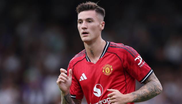 Sesko sẽ giúp MU tạm quên đi Mbeumo?