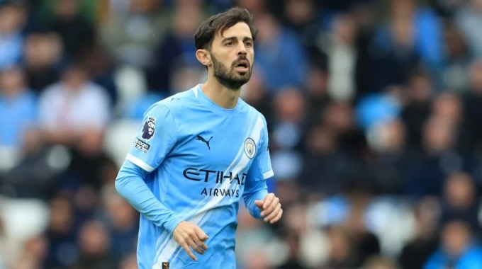 Man City tiến hành đàm phán hợp đồng mới với Silva.