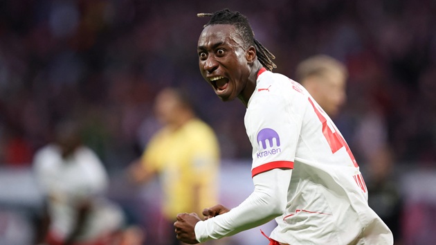 Yan Diomande đang tạo n&ecirc;n sự ch&uacute; &yacute; ở Leipzig.