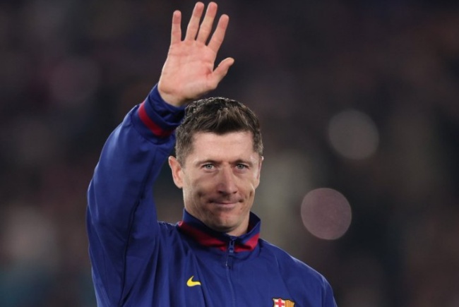 Ch&acirc;n s&uacute;t người Ba Lan bộc lộ dấu hiệu tuổi t&aacute;c.