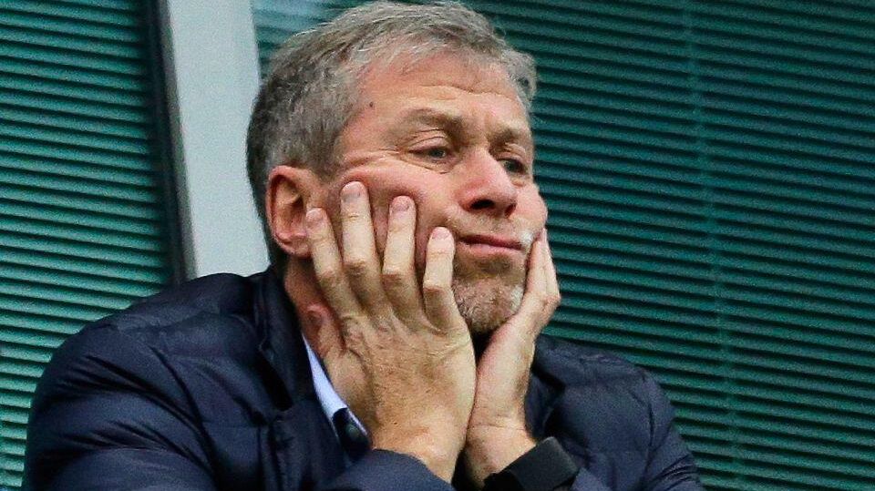 Abramovich c&oacute; thể bị đưa ra to&agrave;.